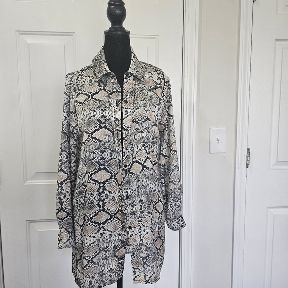 Alex &Lili  soft polyester button down topside small - Picture 2 of 8